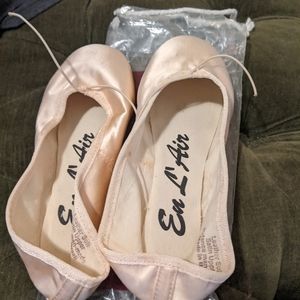 Prima Soft 711 En L'Air Pointe Shoes sz 3.5